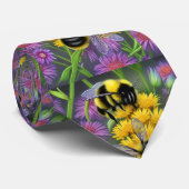 Cravate Les abeilles dans une prairie à fleurs (Roulé)