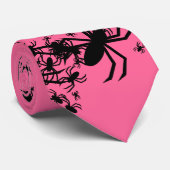 Cravate Les araignées attachent, noircissent sur le rose (Roulé)