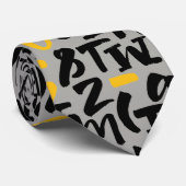 Cravate Lettres Motif -Gris- (Roulé)