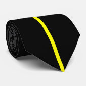 Cravate Ligne verticale mince centrée par jaune sur le (Roulé)