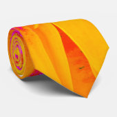 Cravate lumineuse de Daisey ! Cliquez sur dessus (Roulé)