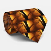 Cravate Lune d'automne brillant à travers l'arbre (Roulé)