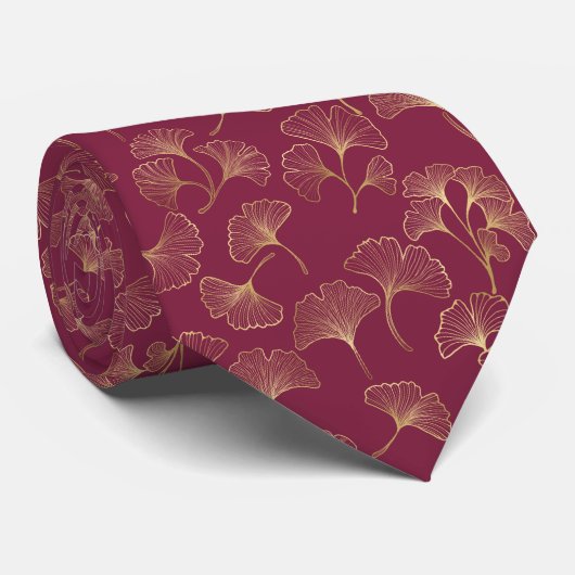 Cravate Luxurious Gold Ginkgo Leaves on Deep Burgundy (1) (Roulé)