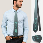 Cravate Mariage de chambre subtil bleu élégant<br><div class="desc">Cette belle cravate personnalisée présente le mot groom en bleu clair sur un arrière - plan gris bleu dégradé. Une façon amusante mais subtile et élégante de compléter votre tenue mariage,  ou d'ajouter une touche amusante pour les photos mariages.</div>