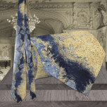 Cravate Mariage d'or en marbre bleu marine<br><div class="desc">Un cravate bleu marine et doré,  mariage bleu et bleu,  avec une aquarelle et des médias mixtes,  créant un effet marbrée.</div>