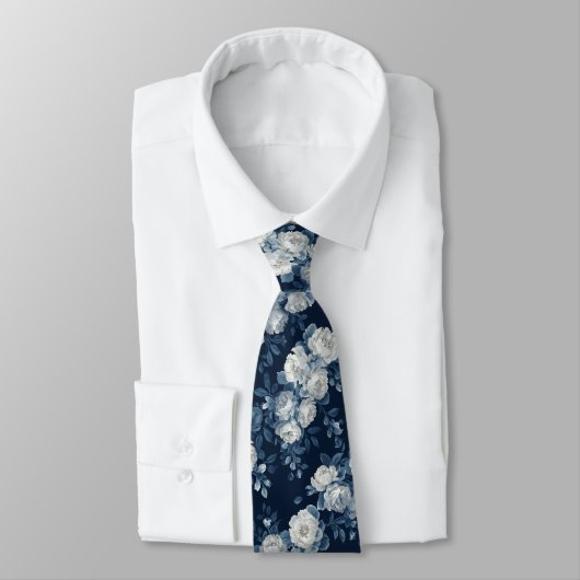 Cravate Mariage en cascade de pivoines blanches et bleues  (Attaché)