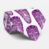 Cravate Masques Tiki - Prune sur Blanc (Roulé)