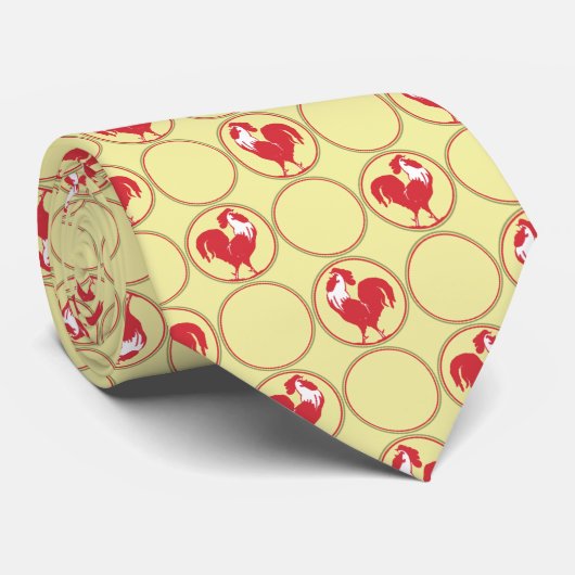 Cravate Médaillon Coq Rouge sur Fond Jaune (Roulé)