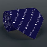 Cravate Meilleur homme répéter le texte blanc sur bleu mar<br><div class="desc">Ce cravate amusant est l'accessoire parfait pour le meilleur homme à votre mariage. Il présente un design simple mais élégant avec les mots "Best Man" écrits en fantaisie tout texte blanc majuscule répétant dans un motif en diagonale sur un arrière - plan bleu marine. Il y a des diamants qui...</div>