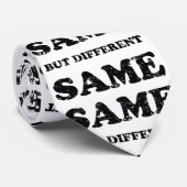 CRAVATE MÊME MÊME MAIS DIFFÉRENT (Roulé)
