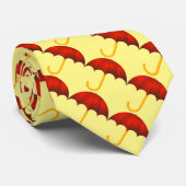 Cravate Mini parapluies. Arrière - plan jaune (Roulé)