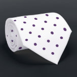 Cravate Mini Polka Motif pourpre en blanc<br><div class="desc">Les mini-pois violets élégants forment un motif géométrique classique sur un arrière - plan blanc. Pour voir la conception sur d'autres éléments,  cliquez sur le lien "Rocklawn Arts". numériquement créé une image. Copyright ©Claire E. Skinner. Tous droits réservés.</div>