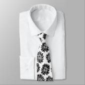 Cravate Minimalist Groovy Black and White Daisy Flowers (Attaché)