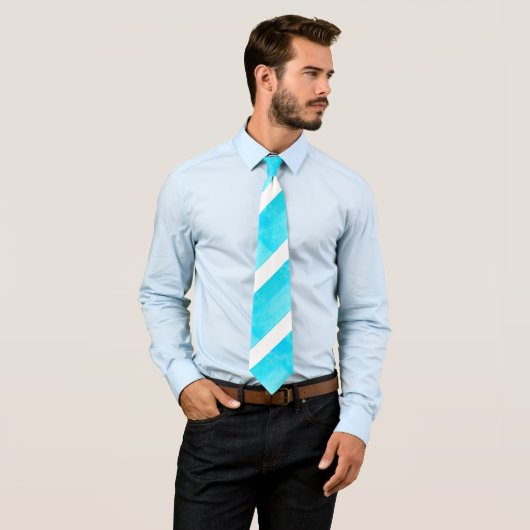 Cravate Mode turquoise et glissante pour hommes (En situation)