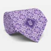 Cravate Monogramme à fleurs pourpres de prune inspiré (Roulé)