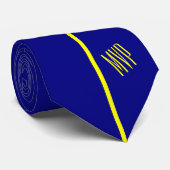 Cravate Monogramme | Bande jaune verticale unique sur mari (Roulé)