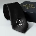 Cravate Monogramme de pilule minimaliste moderne - Noir<br><div class="desc">Un design monogramme tendance et élégant dans une bordure de pilule. Lignes modernes et minimales avec 2 monogrammes séparés par une ligne. La couleur arrière - plan peut être modifiée.</div>
