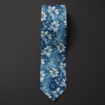 Cravate Monogramme floral bleu ardoise<br><div class="desc">Ajoutez une touche d'élégance à votre ensemble mariage avec notre Cravate de Monogramme Floral bleu ardoise. Le monogramme floral bleu ardoise est à la fois sophistiqué et charmant. Ne manquez pas l'occasion d'explorer nos chaussettes assorties pour compléter votre ensemble.</div>