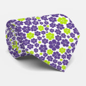 Cravate Motif à fleurs en vert citron et violet (Roulé)