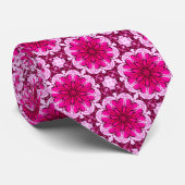 Cravate Motif à fleurs géométriques en Bourgogne & Magenta (Roulé)