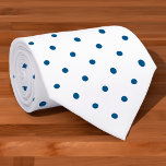 Cravate Motif à points Polka bleu marine sur blanc<br><div class="desc">Les mini-pois bleu marine élégants forment un motif géométrique classique sur un arrière - plan blanc. Pour voir la conception sur d'autres éléments,  cliquez sur le lien "Rocklawn Arts". numériquement créé une image. Copyright ©Claire E. Skinner. Tous droits réservés.</div>