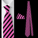 Cravate Motif Abstrait rayé noir et rose<br><div class="desc">Cravate Motif Abstrait À Rayures Noires Et Roses.</div>