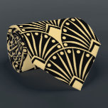 Cravate Motif Art déco Vintage or sur gris foncé<br><div class="desc">Cette motif de vintage Art Déco aux tons or sur un arrière - plan noir est une élégante cravate que vous pouvez porter au bureau ou à l'extérieur pour un dîner élégant. La couleur noire de l'arrière - plan est une couleur changeable pour correspondre à vos couleurs.</div>