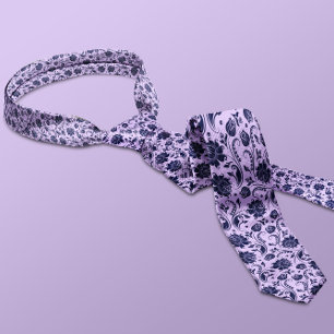 Cravate Motif bleu marine et lavande violet de Damas flora