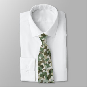Cravate Motif camouflage vert dans des tons terre