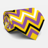 Cravate Motif Chevron jaune et violet (Roulé)