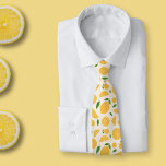 Cravate Motif citron<br><div class="desc">Un cravate avec une tranche,  une demi-tranche et un motif au citron,  pour les amateurs d'agrumes. Il pourrait rajouter une touche de fraîcheur quand vous allez au travail !</div>
