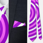Cravate Motif de bandes Abstraites colorées<br><div class="desc">Cravate Motif Abstrait coloré à rayures .</div>