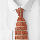 Cravate Motif de briquetage sur un<br><div class="desc">Un Cravate pour un constructeur, un briqueteur ou un ouvrier du bâtiment peut-être. Un motif de briques formant un mur de briques est le design. Suggestion cadeau de briqueteur. Un représentant des fournitures de construction ou un constructeur de maison aimerait avoir ce cravate. Une excellente idée cadeau pour n'importe qui...</div>