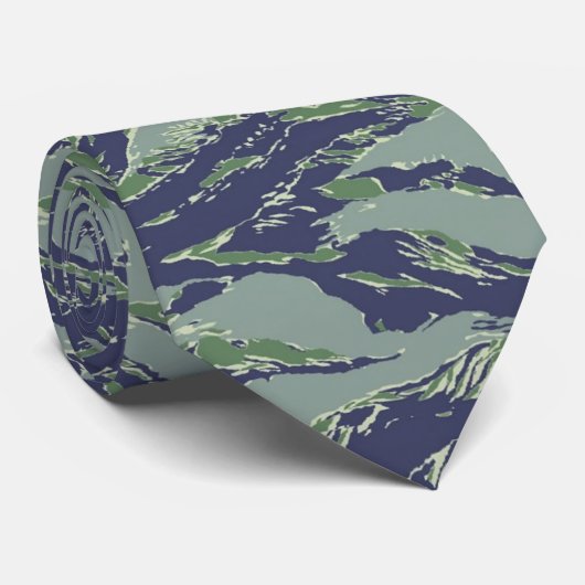 Cravate Motif de camouflage vert Tigerstripe (Roulé)