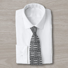 Cravate Motif de logo professionnel personnalisé sur gris 