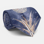 Cravate Motif de nébuleuse aux ananas dorés (Roulé)