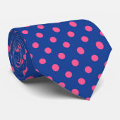 Cravate Motif de points polka rose sur fond bleu (Roulé)