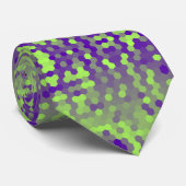 Cravate Motif d'hexagones verts violets (Roulé)