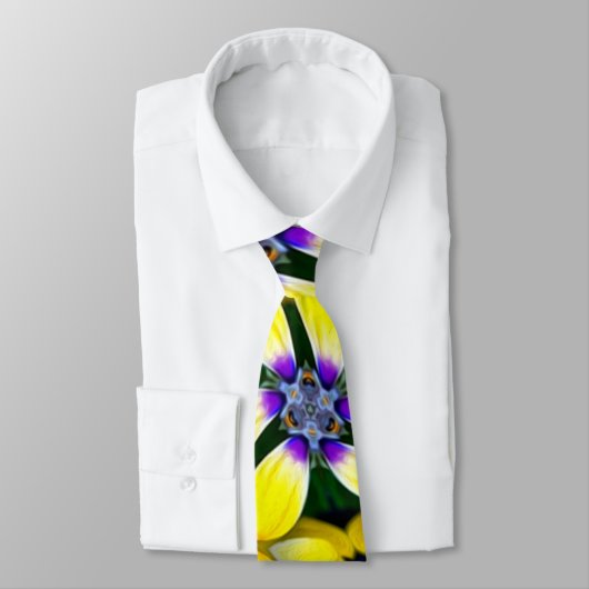 Cravate Motif Fleur de marguerite jaune (Attaché)