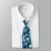 Cravate Motif floral d'hydrangea bleu avec feuilles (Attaché)
