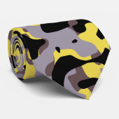 Cravate Motif jaune de camouflage de Stinger (Roulé)