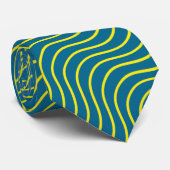 Cravate Motif minimal bleu jaune ondulé (Roulé)