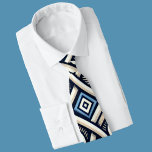 Cravate Motif moderne de méandre grec bleu et blanc<br><div class="desc">Une Cravate motif blanche et bleue moderne et élégante.</div>