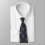 Cravate Motif noir gris de Halloween de crâne et d'os<br><div class="desc">La cravate noire modelée avec le crâne et les os gris,  se perfectionnent pour Halloween.</div>