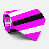 Cravate Motif rayures noir, blanc, fuchsia (Roulé)