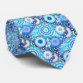 Cravate Motif tourbillon fractal, nuances bleues (Roulé)