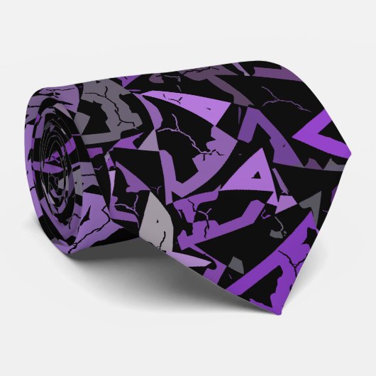 Cravate Motif Triangle Noir Violet (Roulé)