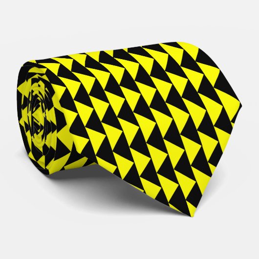 Cravate Motif triangulaire - Noir sur Jaune (Roulé)