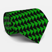 Cravate Motif triangulaire - Noir sur vert (#009900) (Roulé)