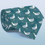 Cravate Motif vert Oiseau côtier de Mouette<br><div class="desc">Amusant motif d'oiseau de Mouette sur un arrière - plan vert profond. Parfait pour les amateurs d'oiseaux et les marins.</div>